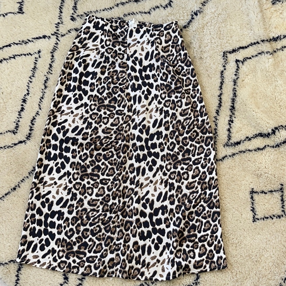XS/S leopard print silky midi skirt